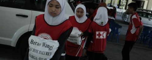 Brunei Darussalam Red Crescent’s Food Aid Programme on the International Day for Disaster Reduction 2016. Photo by Faizal Gurie, Brunei Darussalam Red Crescent Society